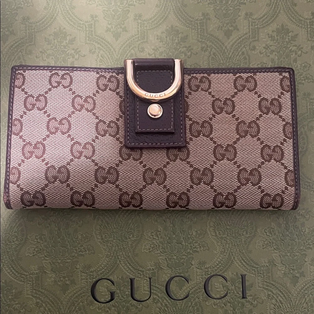 Gucci GG Canvas Wallet